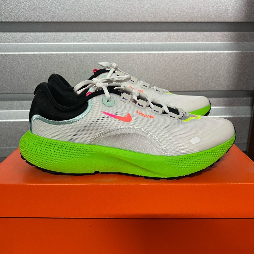 Nike react neon escape new with box  9